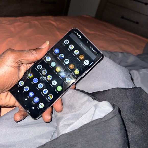 Celero 5g phone - Picture 3 of 4